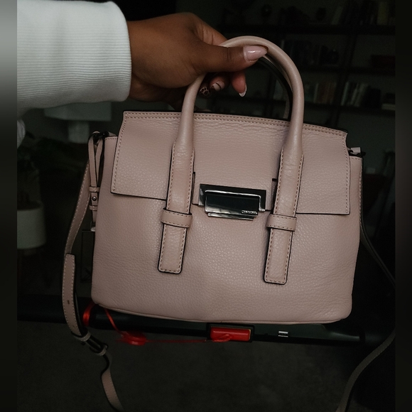 Calvin Klein Kelsey Pebble Bag - Picture 6 of 8